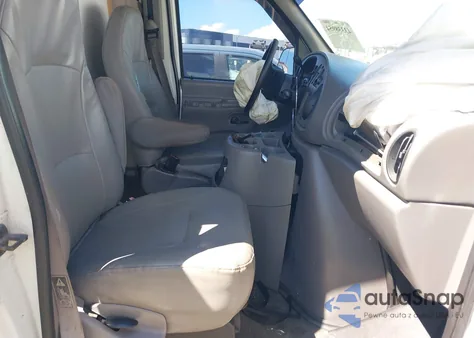 2001 Ford E-250 Commercial/Recreational z USA, uszkodzony, nr VIN 1FTNS24221HB16990